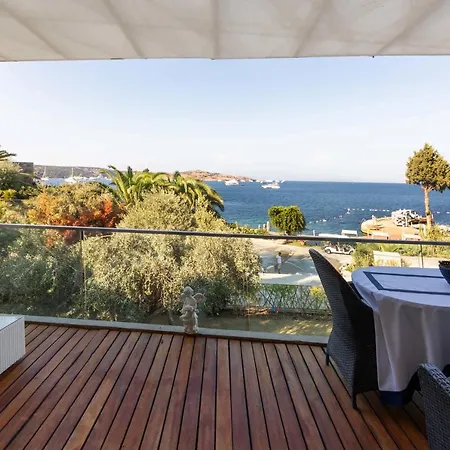 Regal With Shared Pool Near Beach In Bodrum Golturkbuku