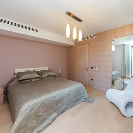 Regal With Shared Pool Near Beach In Bodrum