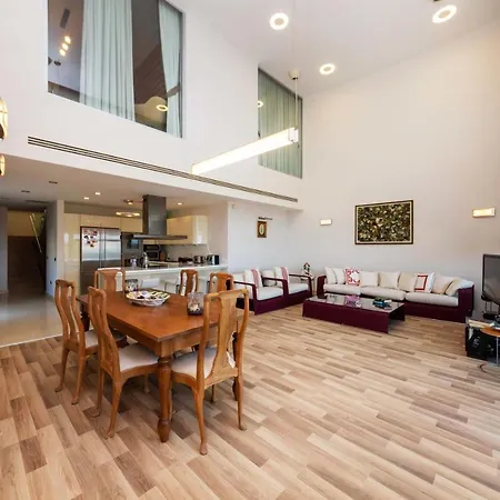 Vila Regal With Shared Pool Near Beach In Bodrum