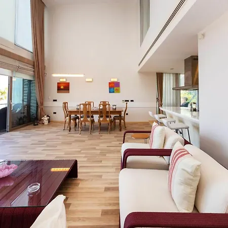 Vila Regal With Shared Pool Near Beach In Bodrum Golturkbuku